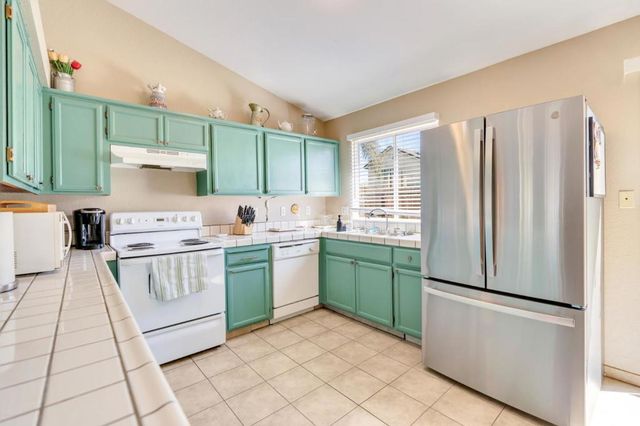 648 Pismo Way, Los Banos, CA 93635