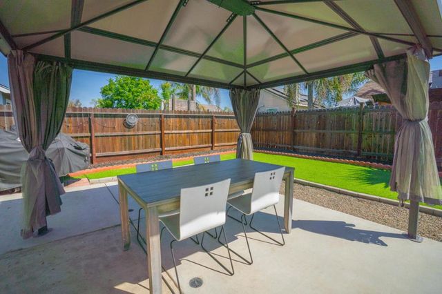 648 Pismo Way, Los Banos, CA 93635