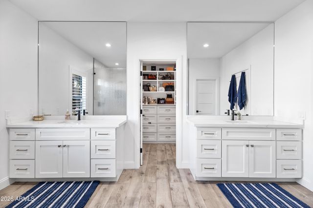 7480 E SWEETWATER Avenue, Scottsdale, AZ 85260