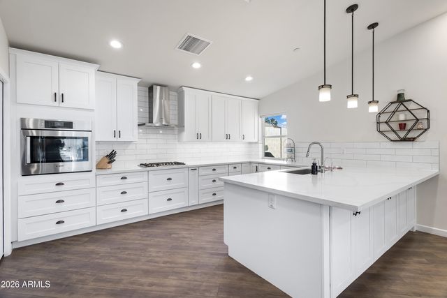 7480 E SWEETWATER Avenue, Scottsdale, AZ 85260