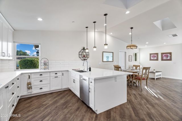 7480 E SWEETWATER Avenue, Scottsdale, AZ 85260