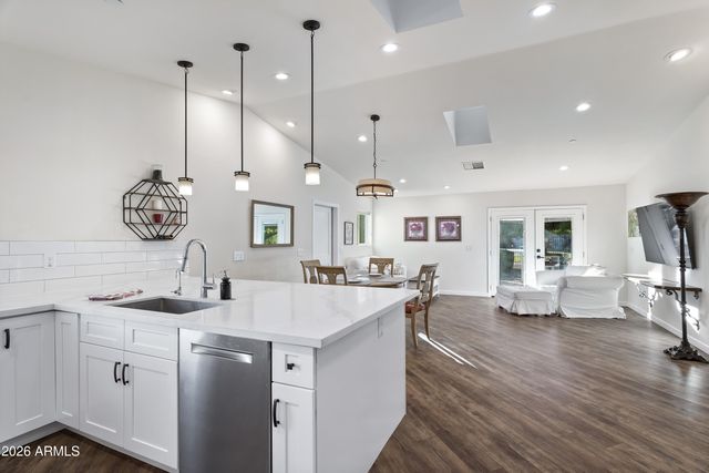 7480 E SWEETWATER Avenue, Scottsdale, AZ 85260