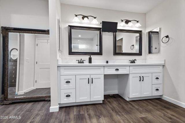 7480 E SWEETWATER Avenue, Scottsdale, AZ 85260