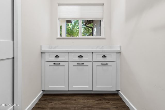 7480 E SWEETWATER Avenue, Scottsdale, AZ 85260