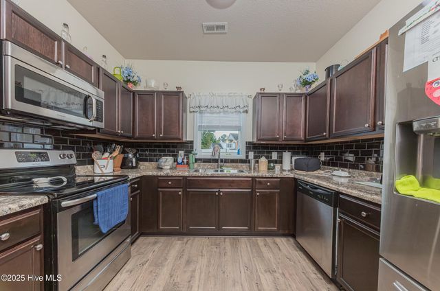 512 Caldwell Loop, Jacksonville, NC 28546