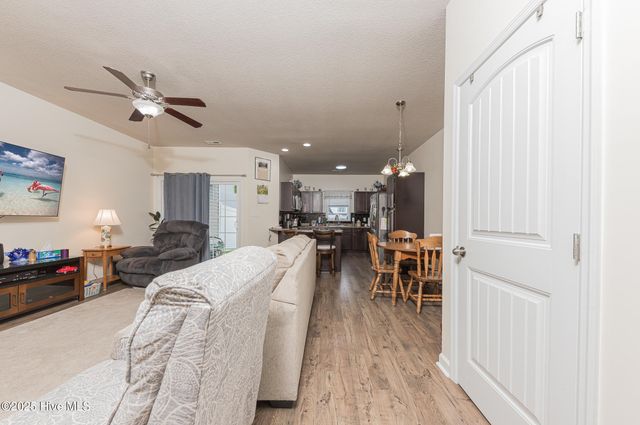512 Caldwell Loop, Jacksonville, NC 28546