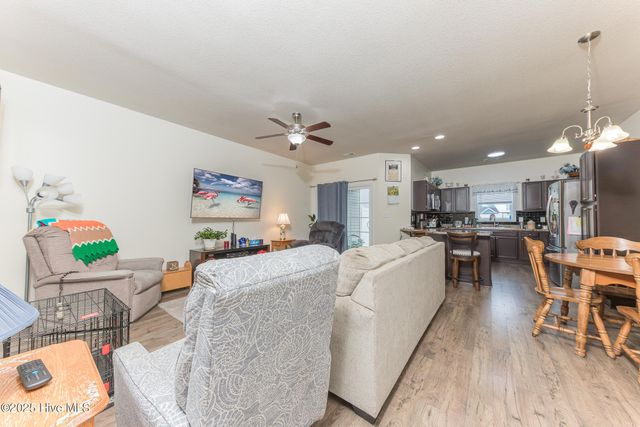 512 Caldwell Loop, Jacksonville, NC 28546