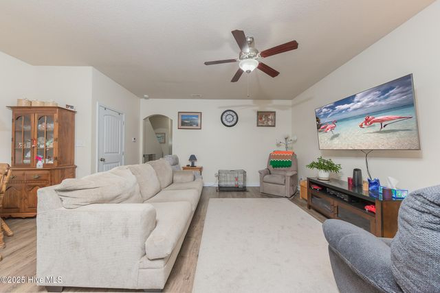 512 Caldwell Loop, Jacksonville, NC 28546