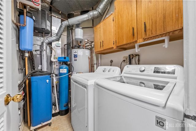 6111 Cedar Court, South Brunswick, NJ 08852