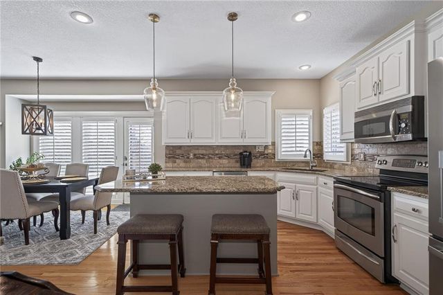 15230 Woodson Lane, Overland Park, KS 66223