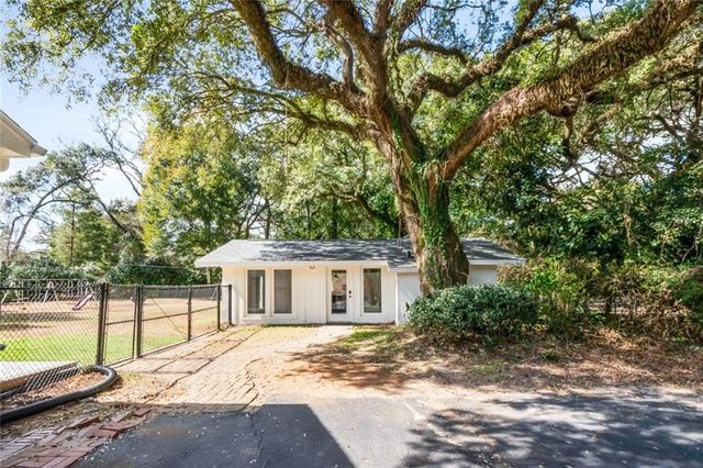 1100 Pace Parkway, Mobile, AL 36693