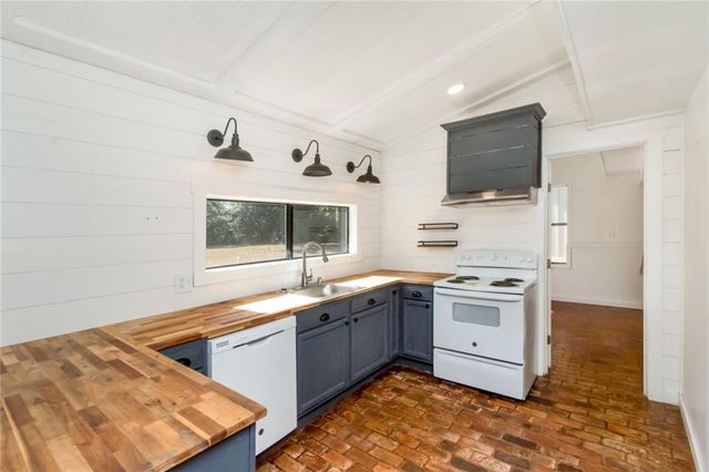 1100 Pace Parkway, Mobile, AL 36693