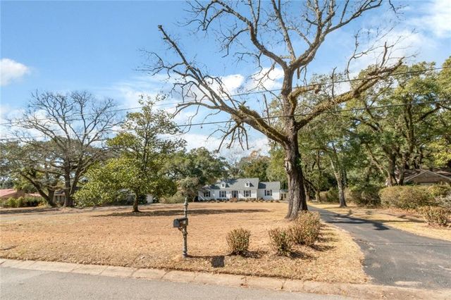 1100 Pace Parkway, Mobile, AL 36693