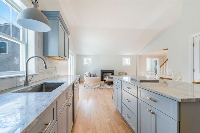 8 Pat Rose Way, Rockland, MA 02370