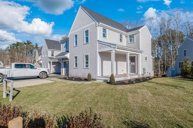 8 Pat Rose Way, Rockland, MA 02370