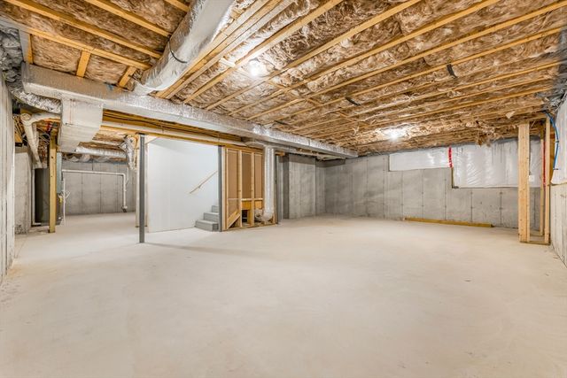 8 Pat Rose Way, Rockland, MA 02370