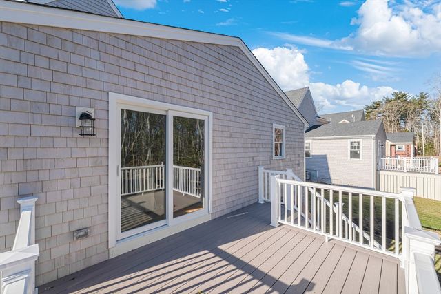 8 Pat Rose Way, Rockland, MA 02370