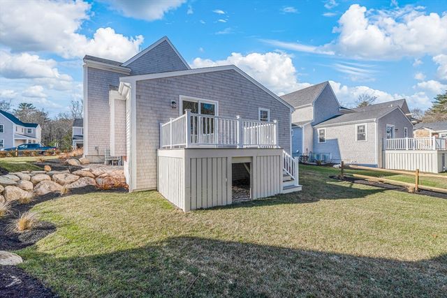 8 Pat Rose Way, Rockland, MA 02370