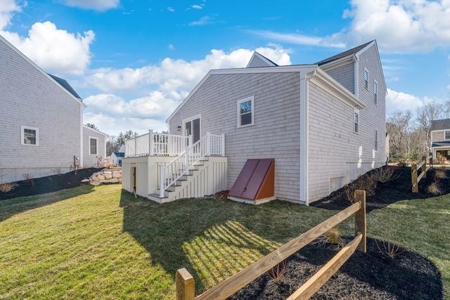 8 Pat Rose Way, Rockland, MA 02370