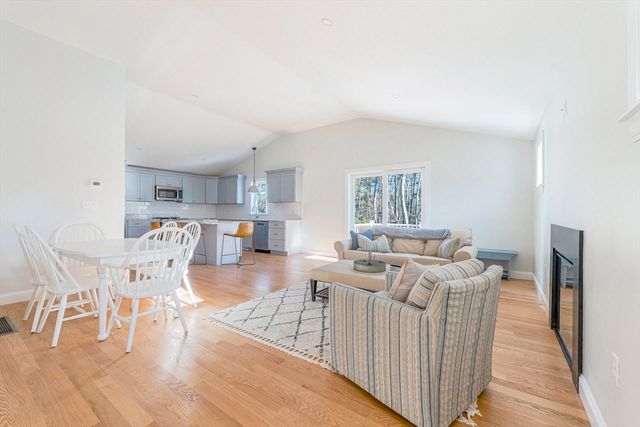 8 Pat Rose Way, Rockland, MA 02370