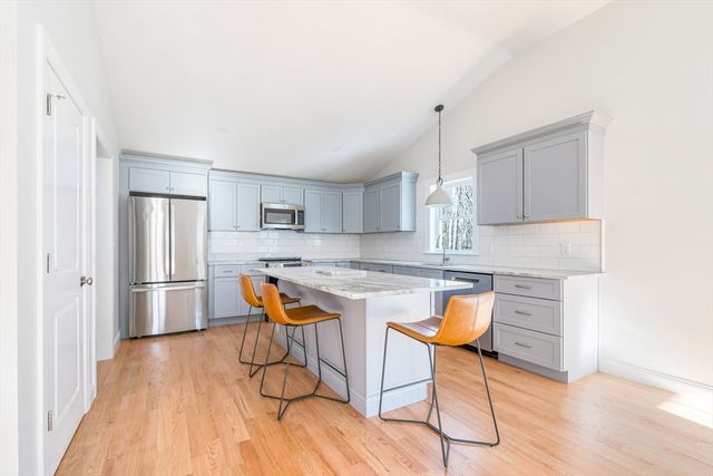 8 Pat Rose Way, Rockland, MA 02370