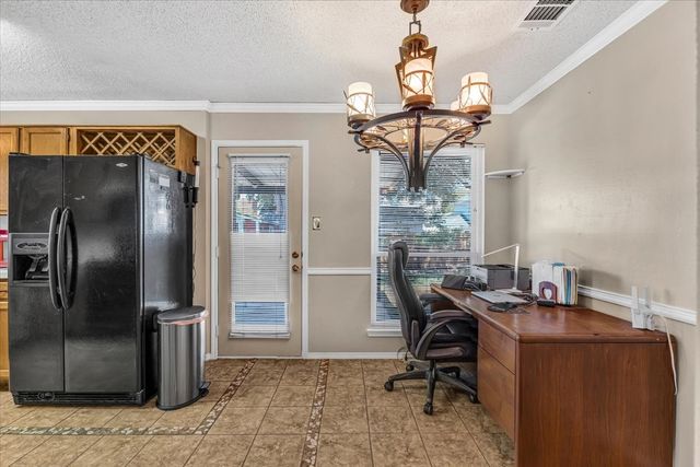 215 Ironbark Drive, Arlington, TX 76018