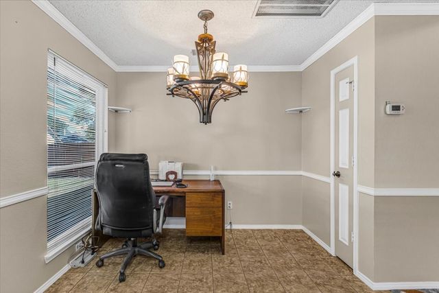 215 Ironbark Drive, Arlington, TX 76018