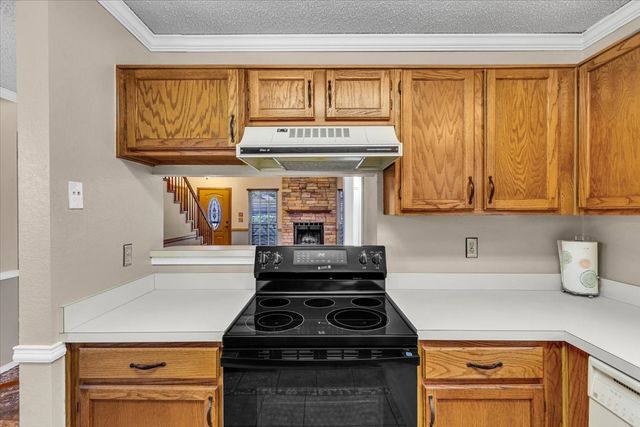 215 Ironbark Drive, Arlington, TX 76018