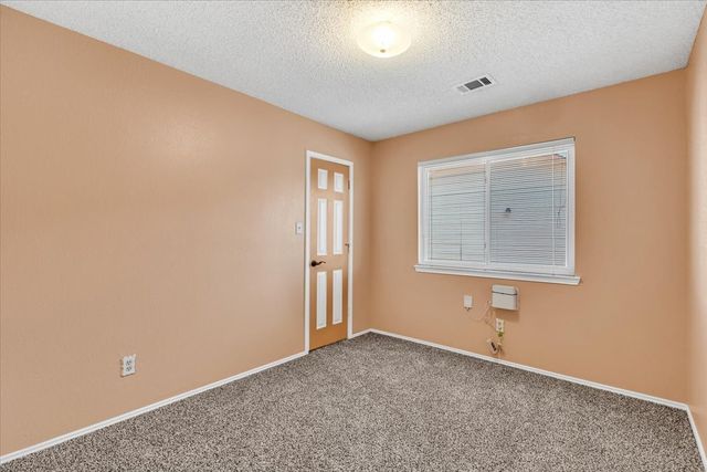 215 Ironbark Drive, Arlington, TX 76018