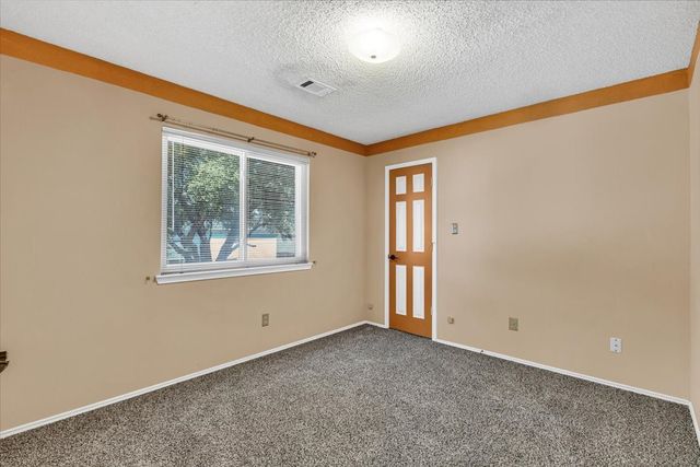 215 Ironbark Drive, Arlington, TX 76018