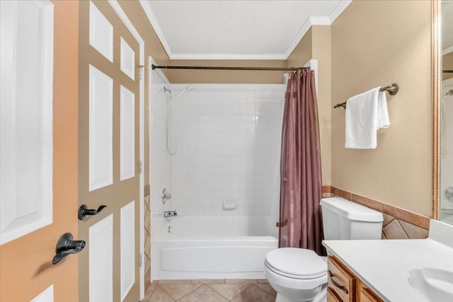 215 Ironbark Drive, Arlington, TX 76018