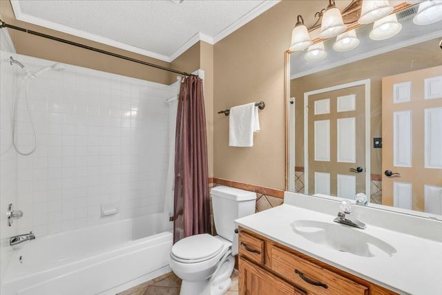 215 Ironbark Drive, Arlington, TX 76018