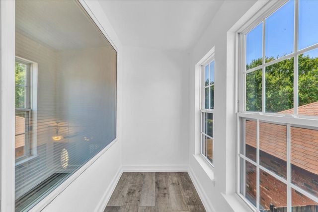 215 Ironbark Drive, Arlington, TX 76018