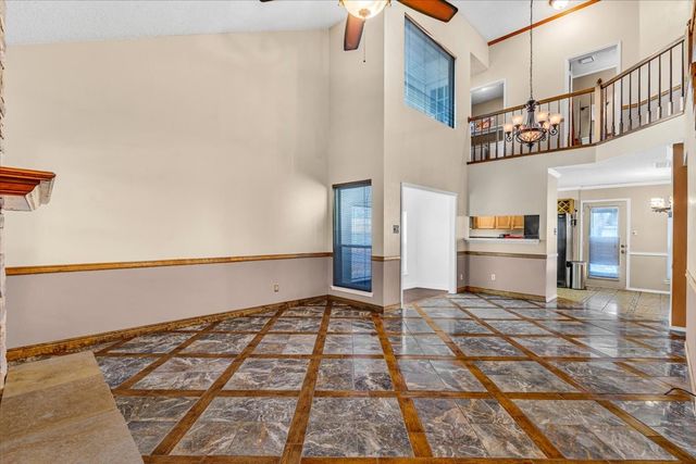 215 Ironbark Drive, Arlington, TX 76018