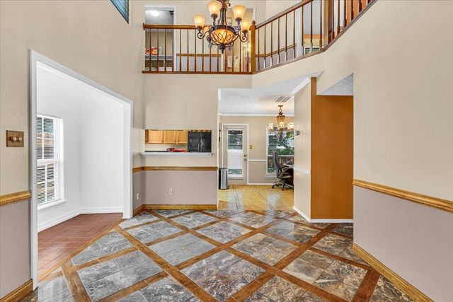 215 Ironbark Drive, Arlington, TX 76018