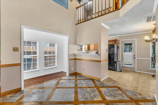 215 Ironbark Drive, Arlington, TX 76018