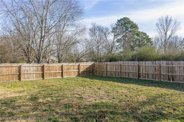 105 W Houston Street, Lavaca, AR 72941