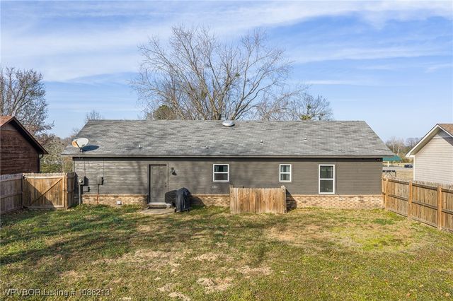 105 W Houston Street, Lavaca, AR 72941