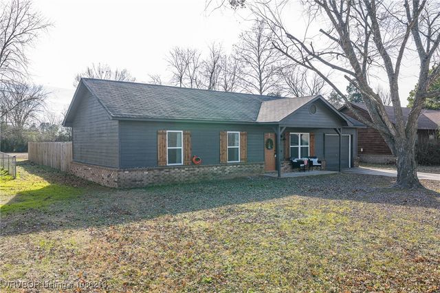 105 W Houston Street, Lavaca, AR 72941