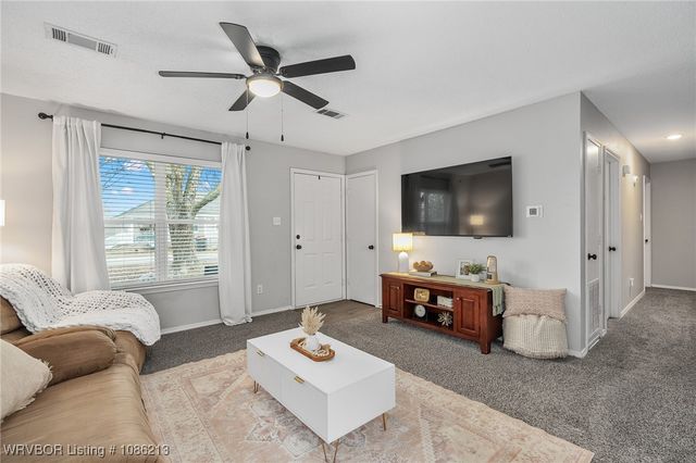 105 W Houston Street, Lavaca, AR 72941