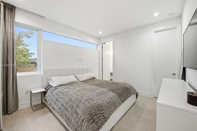 3525 Day Ave, Miami, FL 33133