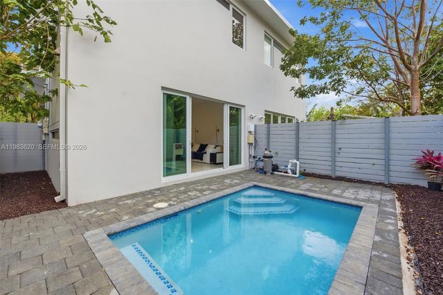 3525 Day Ave, Miami, FL 33133