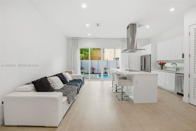 3525 Day Ave, Miami, FL 33133