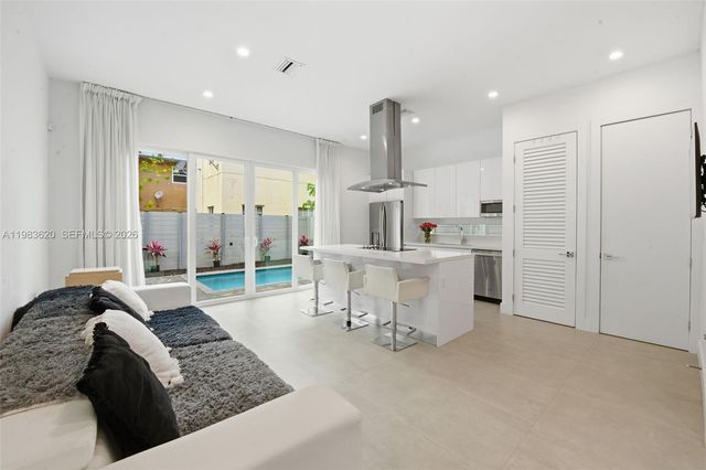 3525 Day Ave, Miami, FL 33133
