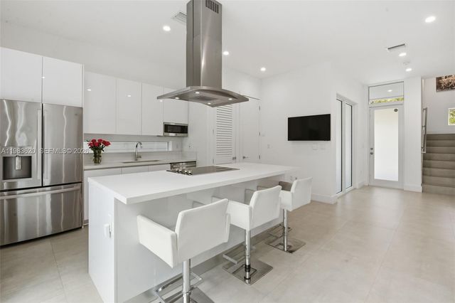 3525 Day Ave, Miami, FL 33133