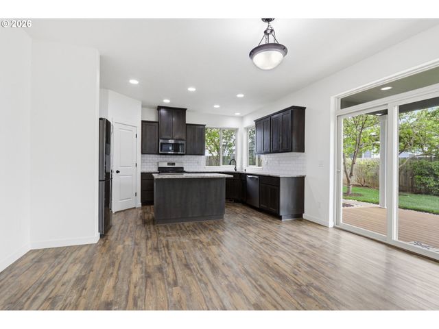 12609 Ne 105TH Way, Vancouver, WA 98682