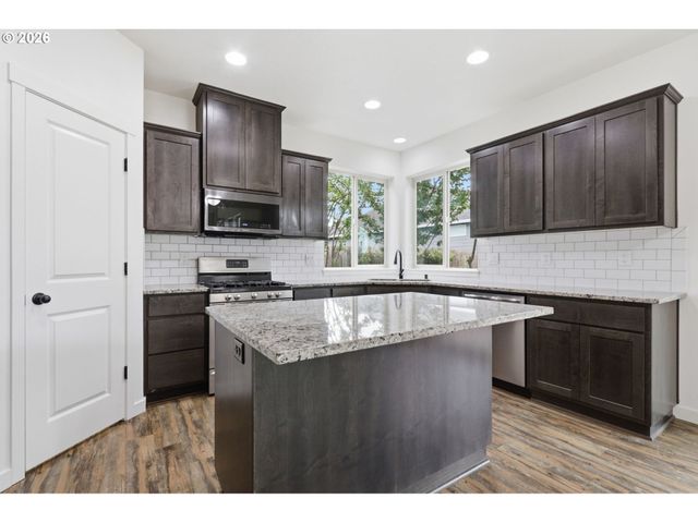 12609 Ne 105TH Way, Vancouver, WA 98682