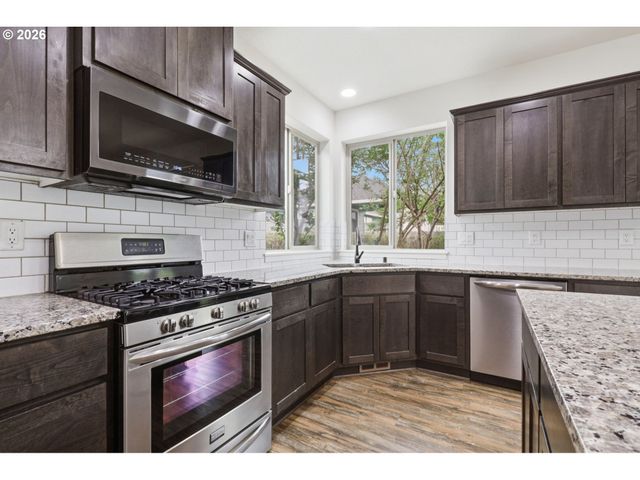 12609 Ne 105TH Way, Vancouver, WA 98682