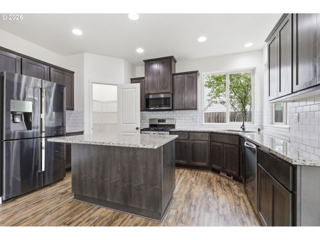 12609 Ne 105TH Way, Vancouver, WA 98682
