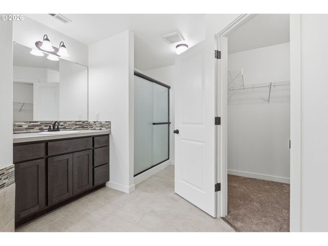 12609 Ne 105TH Way, Vancouver, WA 98682